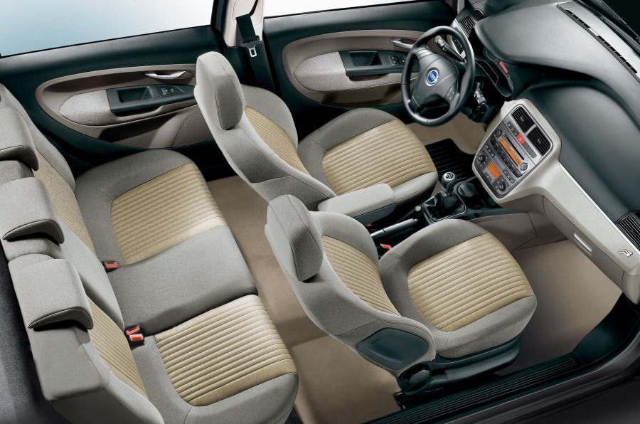  Fiat Grande Punto 2005 года  (фото 17 из 51)